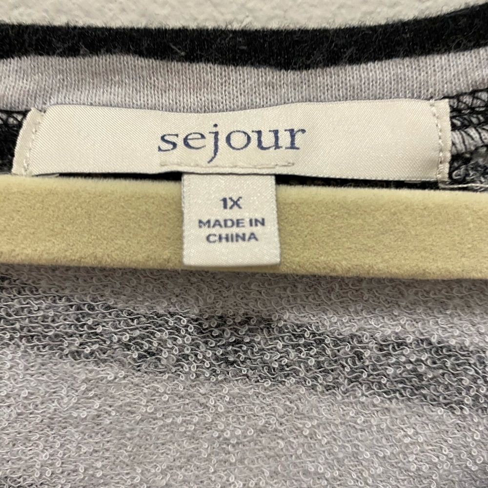 Sejour 1xl black and white striped long sleeve. Great fit - Picture 7 of 10